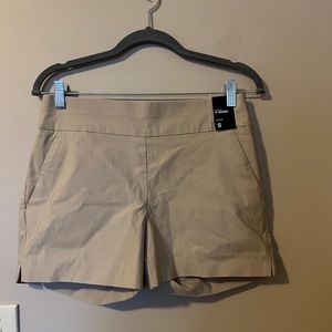NWT New York and Company Pull On Khaki Shorts Small